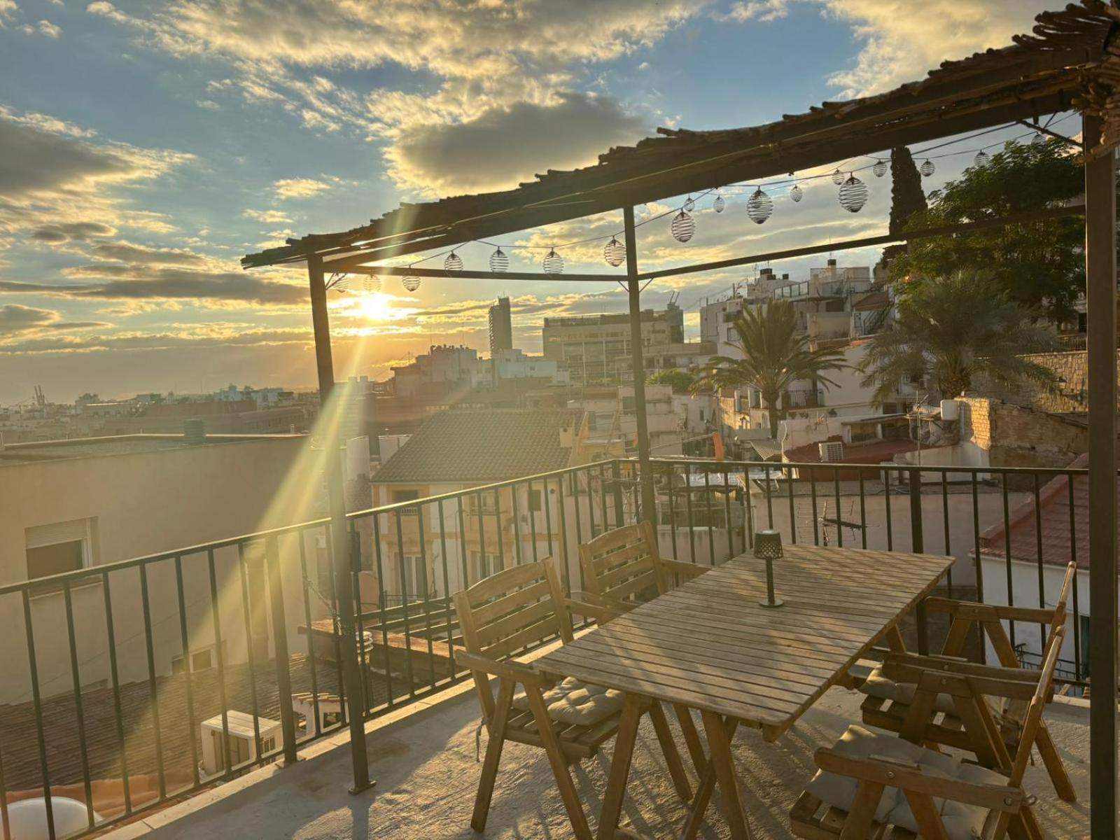 Private Terrace-Romantic-Sea, Castle Views-Central Alicante Extérieur photo